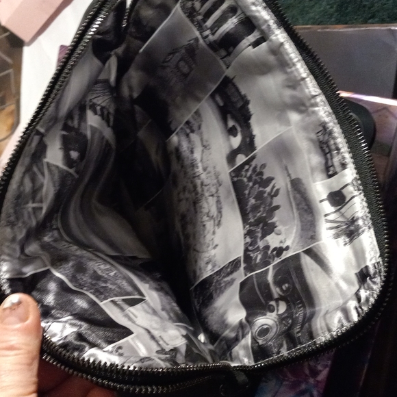 RARE VINTAGE URBAN DECAY BORN TO RUN MAKEUP VAULT - Picture 7 of 9